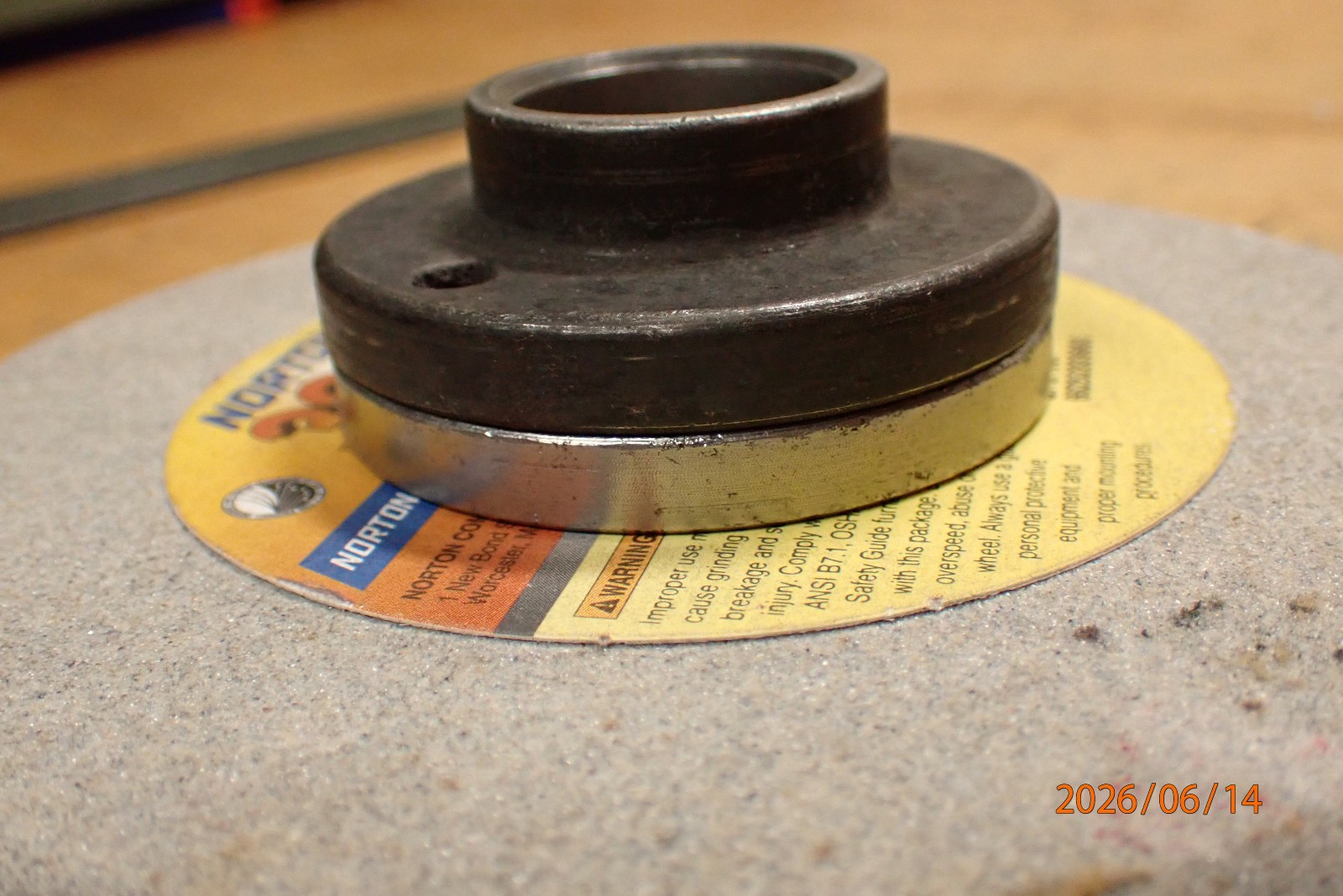 LOT MG1303: L.H. SURFACE GRINDING ARBOR HUB W/ GRINDING WHEEL MACHINIST TOOLING