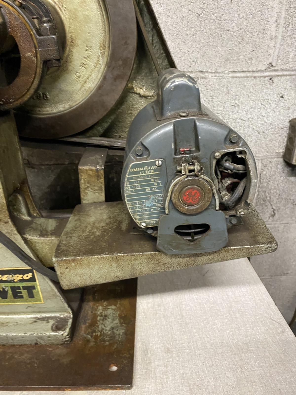 Chicago Rivet & Machine Co. Rivet Riveting Machine