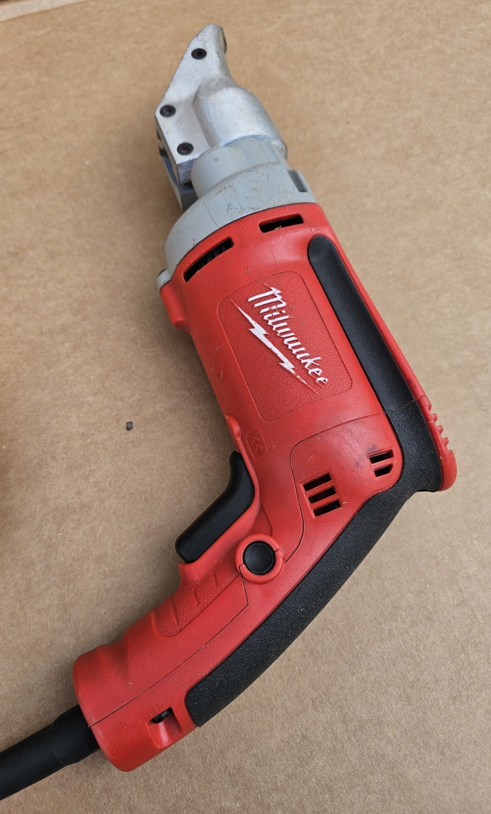 Milwaukee 6852-20 18-Gauge Double Insulated, 110v Corded Shear 6.8A Motor