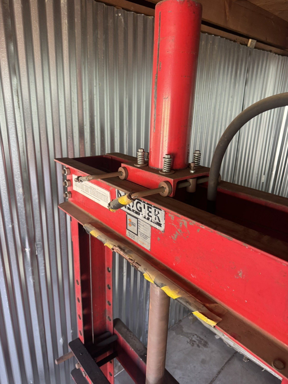 2008 Nuiger 50 ton hydraulic press