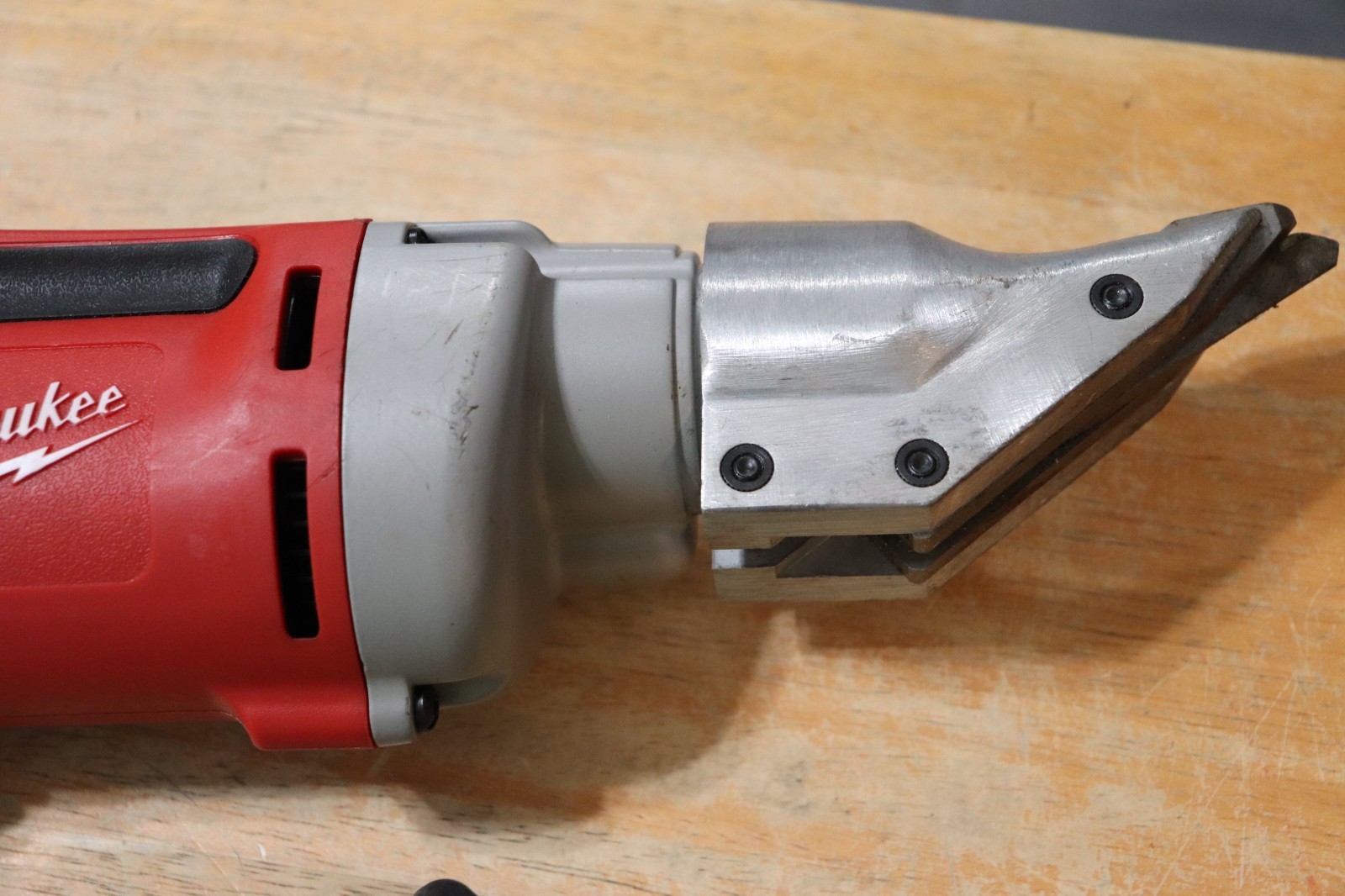 Milwaukee 6852-20 18 Gauge Shear EUC Corded Heavy Duty