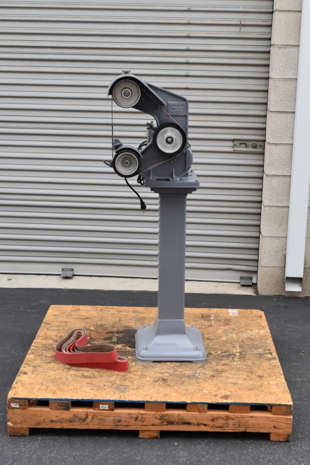 Burr King belt grinder 482, 2″ x 48″, 3 wheel, 1/2 hp with stand