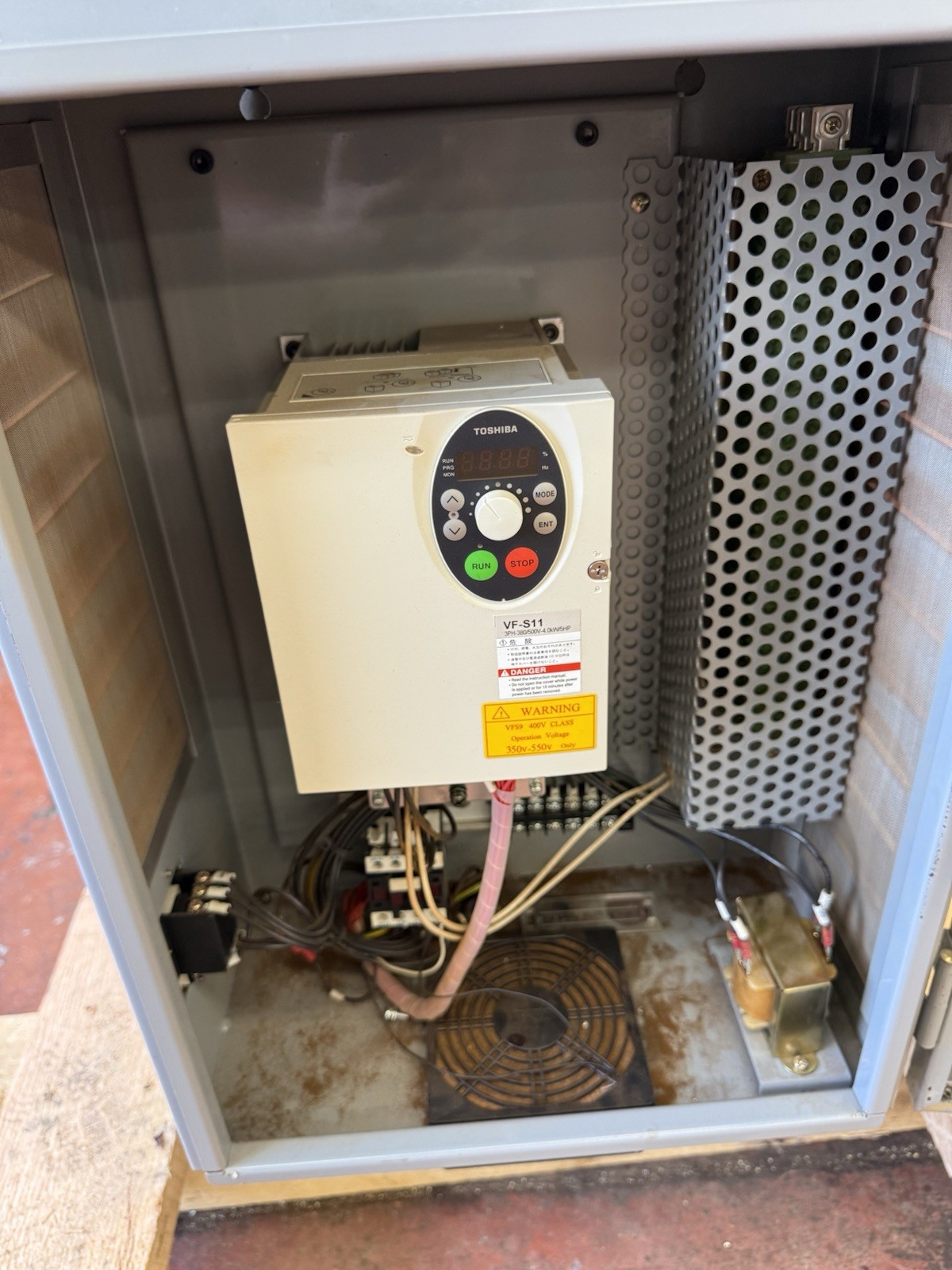 Acer Comet 3VHG Vertical Mill, DRO, 3 HP Motor, VS, Pristine Condition