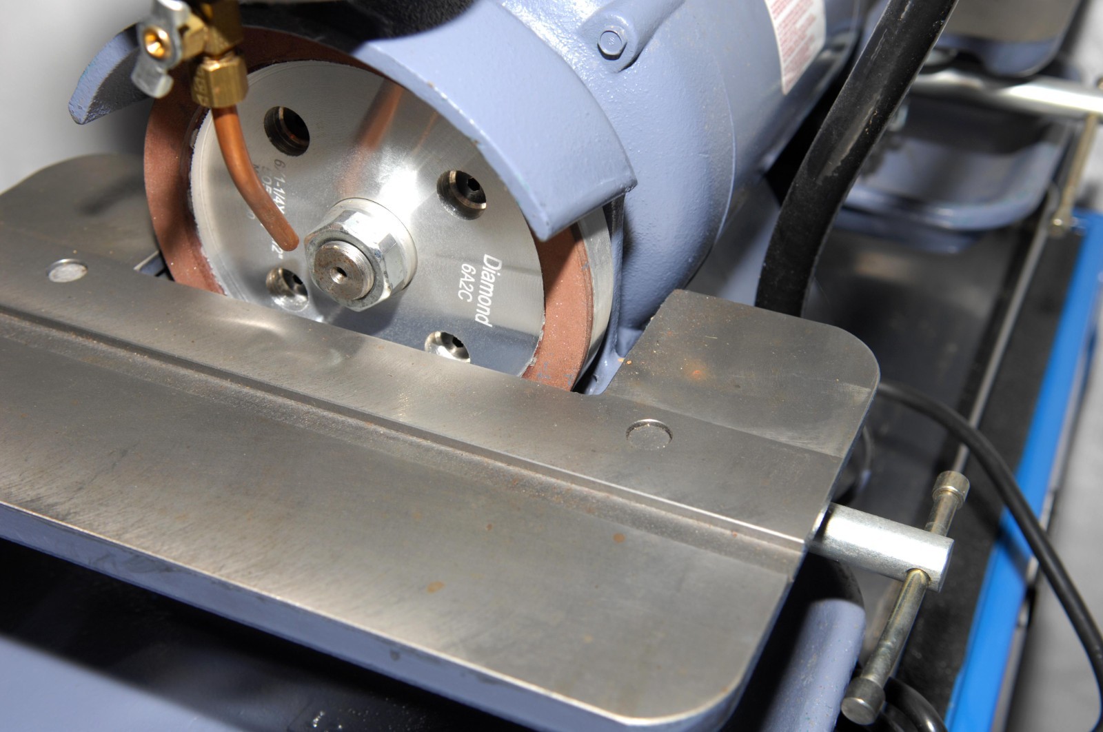 BALDOR No. 522 3600RPM 1/2HP 1PH 6″ DIAMOND WHEEL GRINDER w/ WHEELS & STAND-NICE