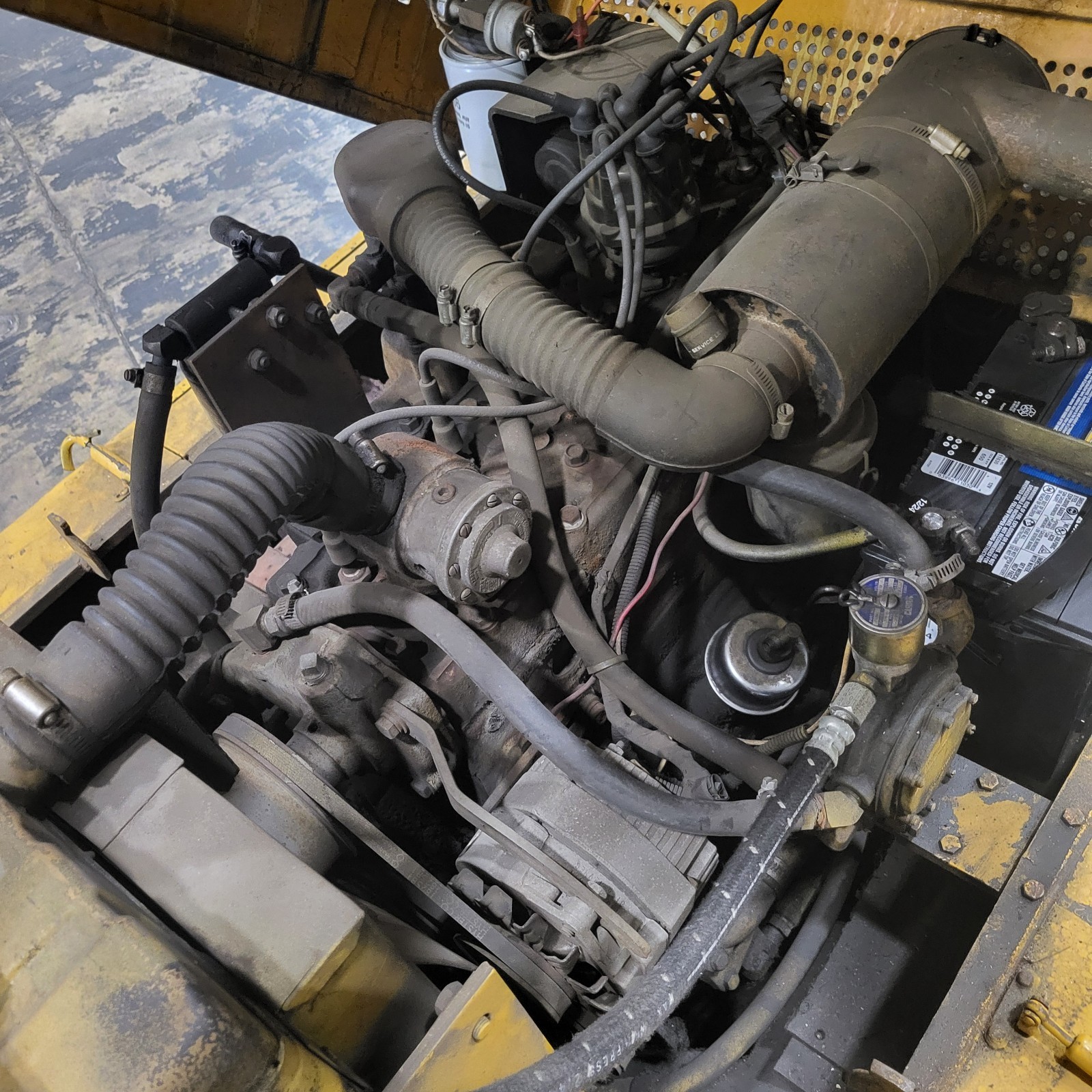 Hyster 10,000 lbs. Cap, Forklift, Propane, 15′ Lift, Side Shift, 3335 Hours