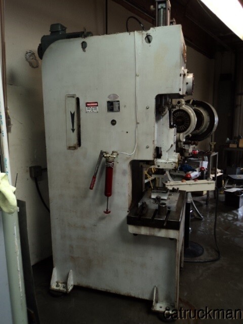 Mark 45 Sutherland Punch Press Made by Hidaka 50 tons. 65 strokes/min