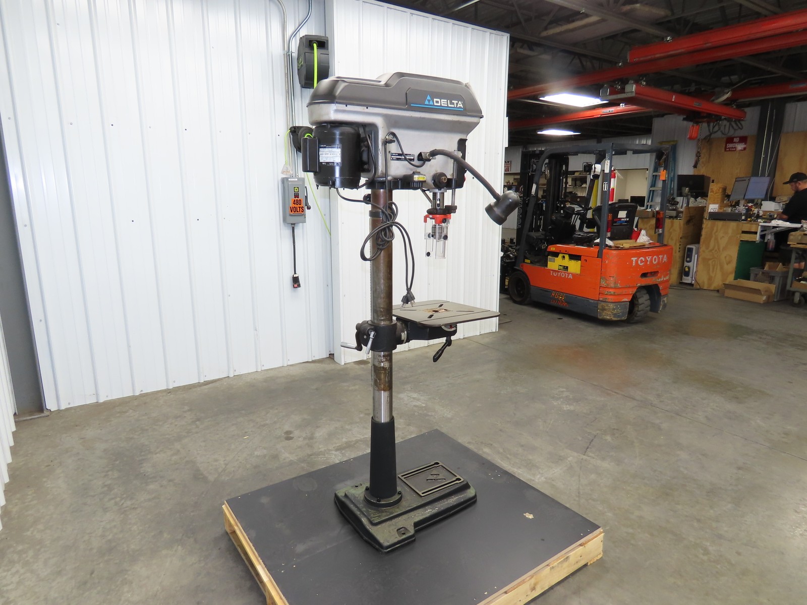 Delta 17-959L Laser Drill Press 17″ Single Phase 120V 3/4Hp 250-2720RPM