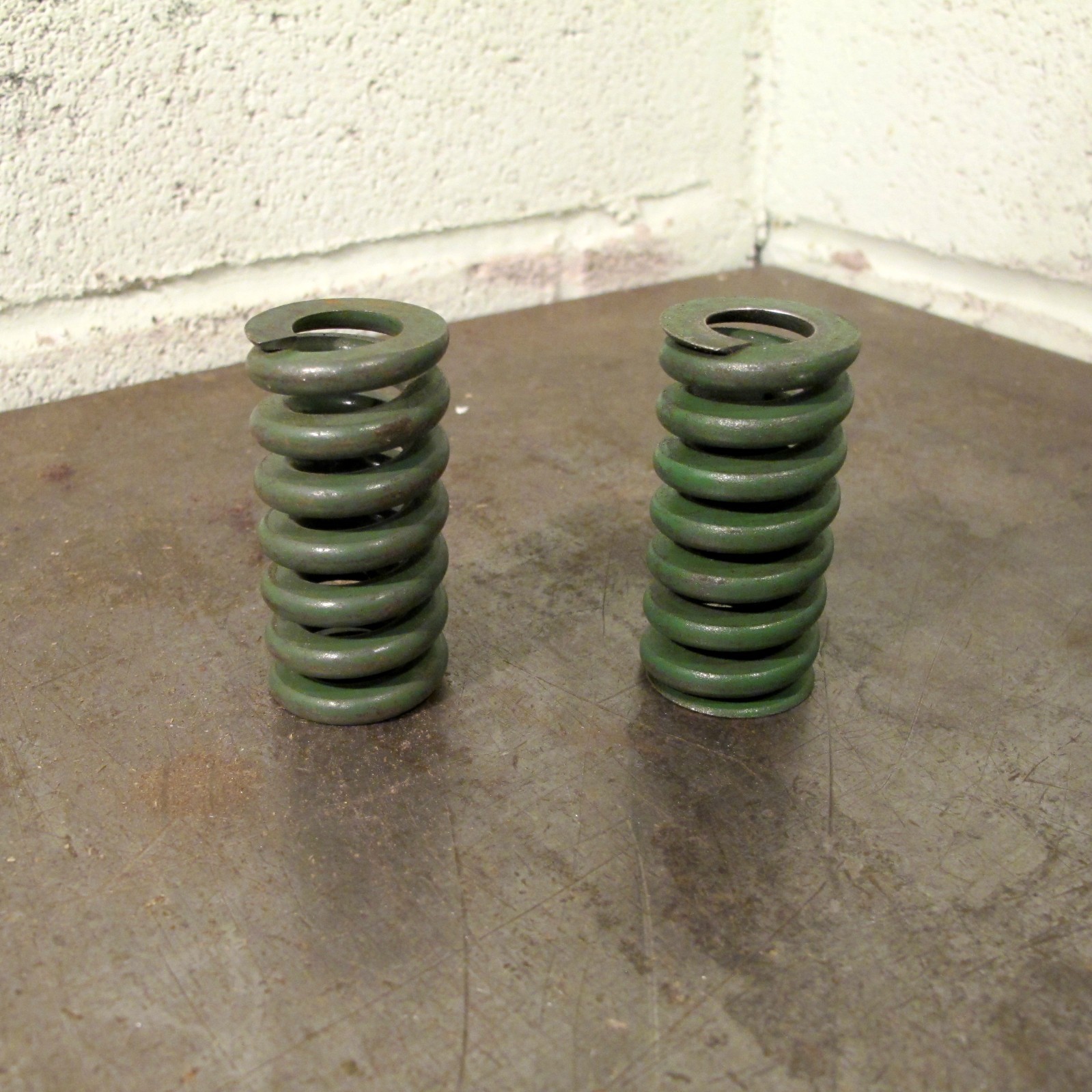 Set of 2 Green Unipunch Springs Approx. 2-1/2″ Length 1.23″ OD .65″ ID (100669)