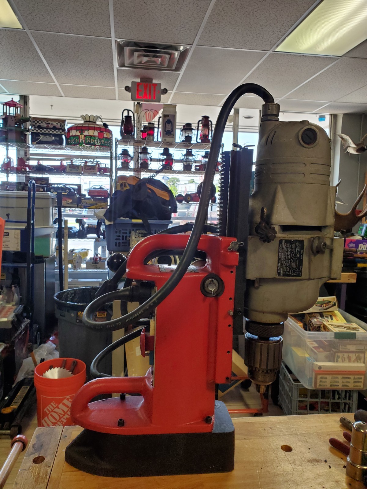Milwaukee 4202 Heavy Duty Electromagnetic Drill Press 120V 12.5A