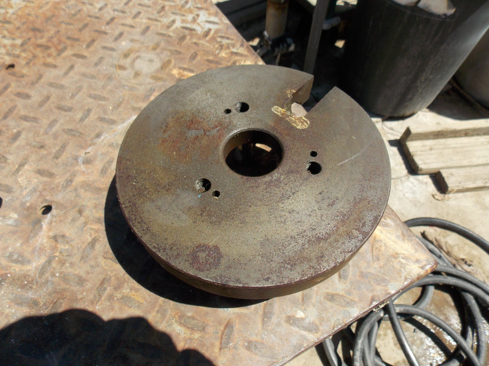 7″ LATHE FACE PLATE has 5/8″ CAM LOCK 3 pins, 2 13/16 center to center