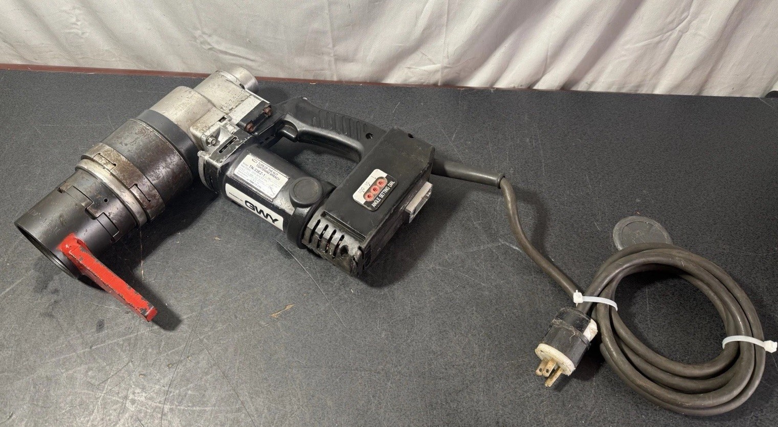 Tone Shear Wrench TN-33EZ -1, 1 13/16 2200 FT-LB With Reverse, Great Working