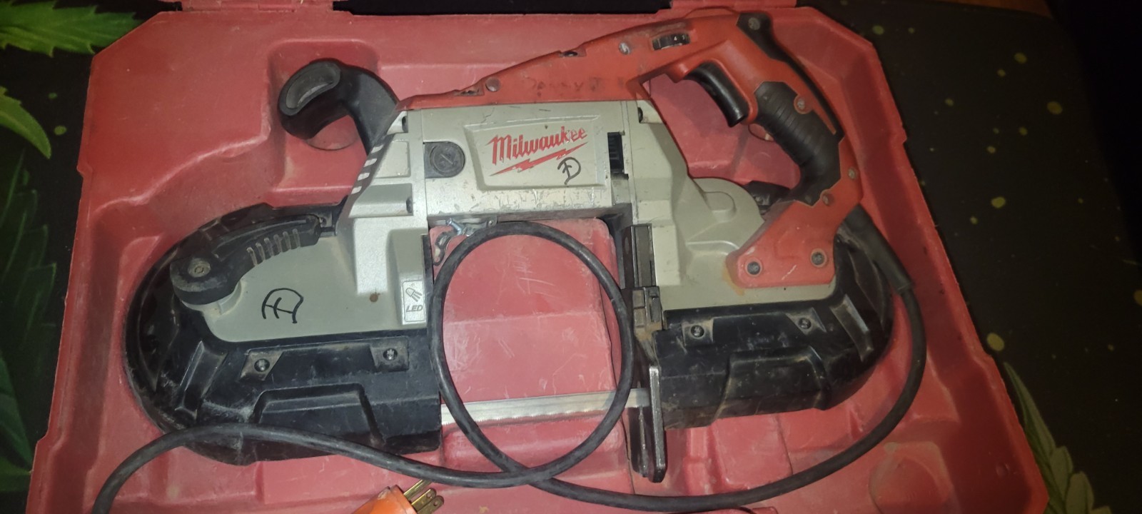 Milwaukee 6232-20 Deep Cut Portable Band Saw 120V Manual Control w/ Case