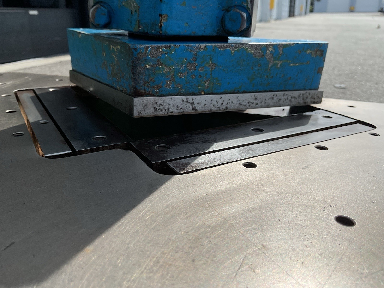Di Arco 16 Gauge Notcher Mild Steel Manual Bench Top Corner Notching Machine USA
