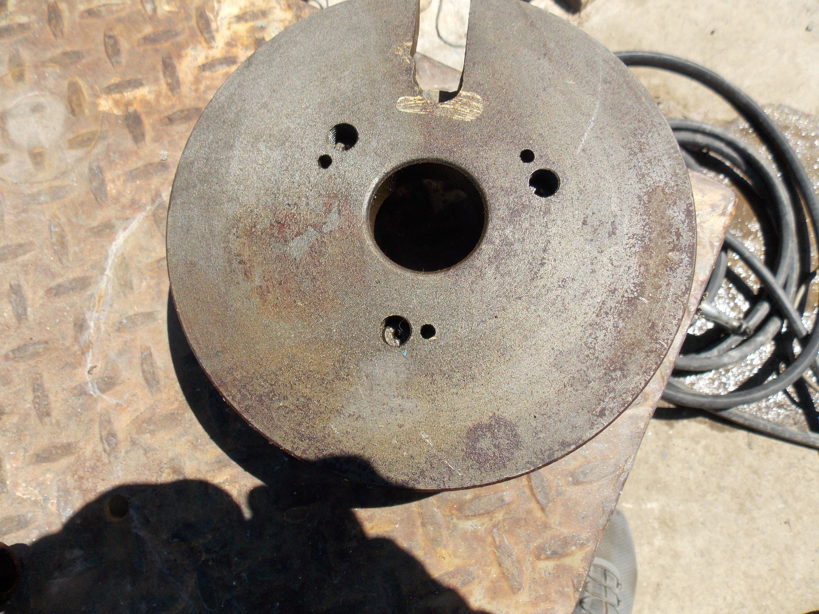 7″ LATHE FACE PLATE has 5/8″ CAM LOCK 3 pins, 2 13/16 center to center