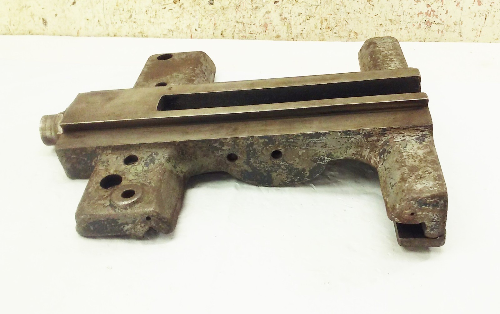 Logan Montgomery Ward 10″ Metal lathe carriage saddle casting w/ rear gib
