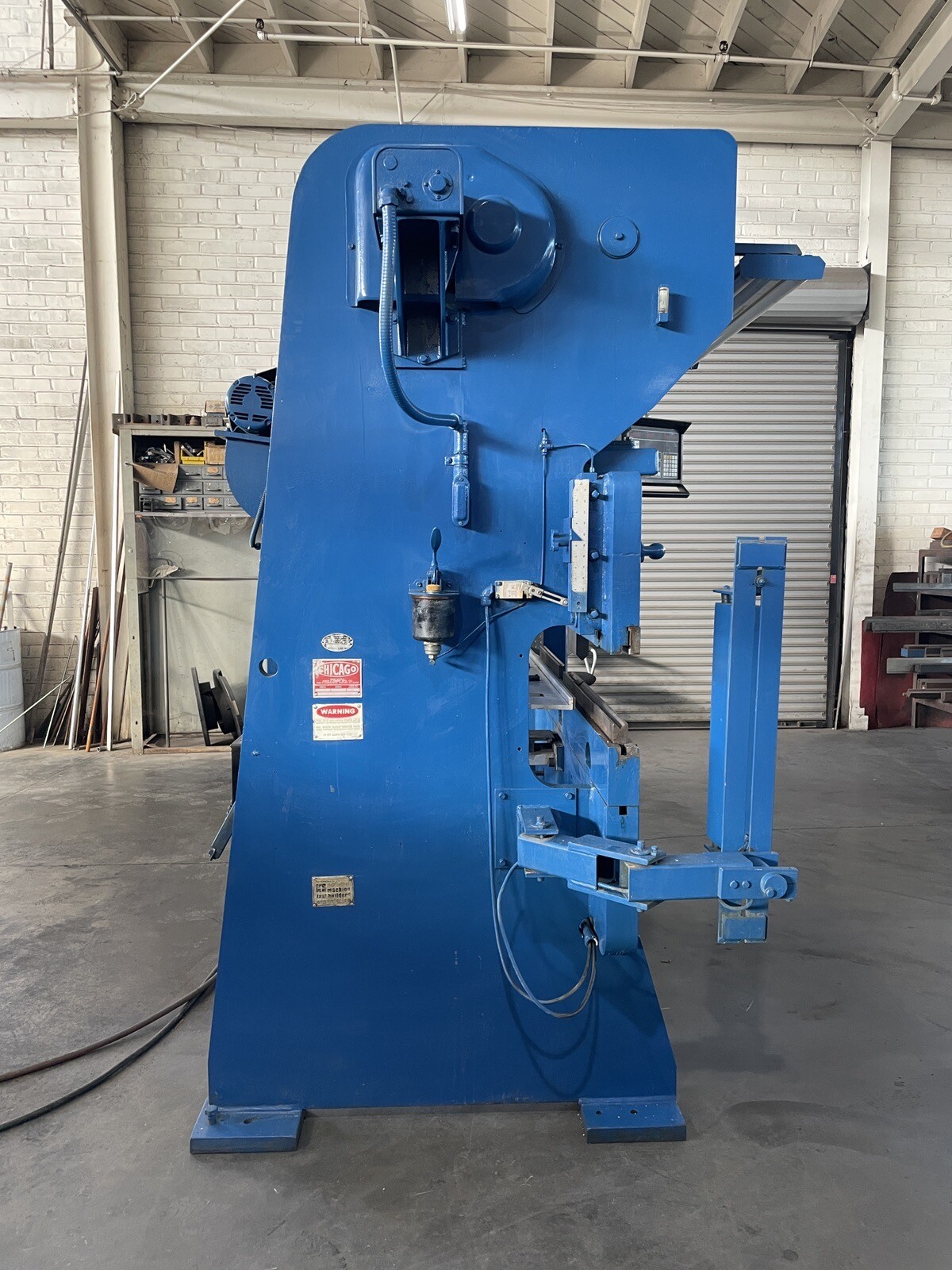 Chicago Dreis & Krump 6′ X 90 Ton Mechanical Press Brake 5 HP w/ Electronic Back