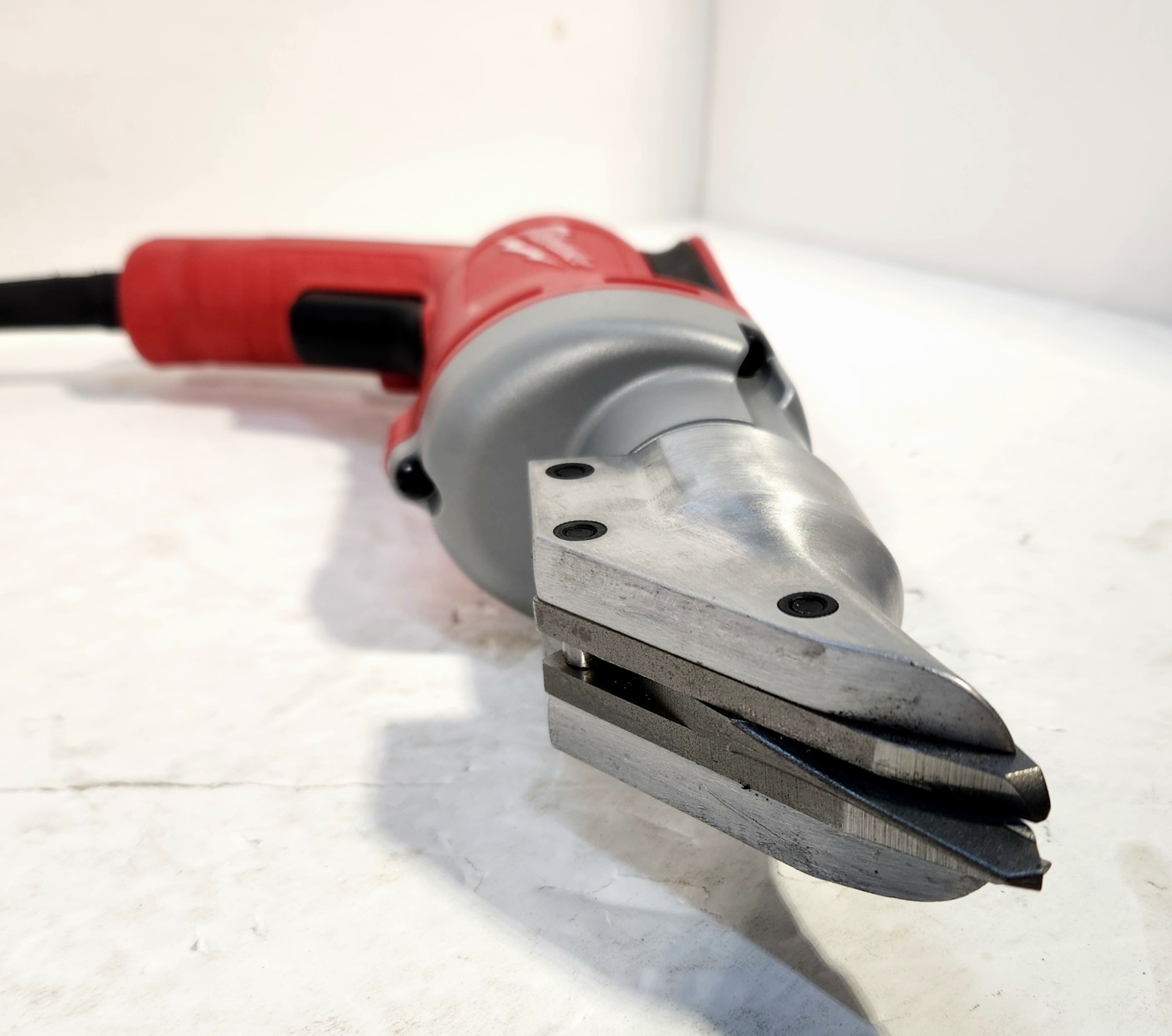 Milwaukee 18 Inch Gauge Metal Shear 6852–20 Corded USED
