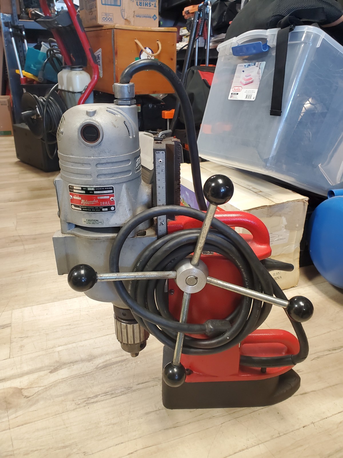 Milwaukee 4202 Heavy Duty Electromagnetic Drill Press 120V 12.5A