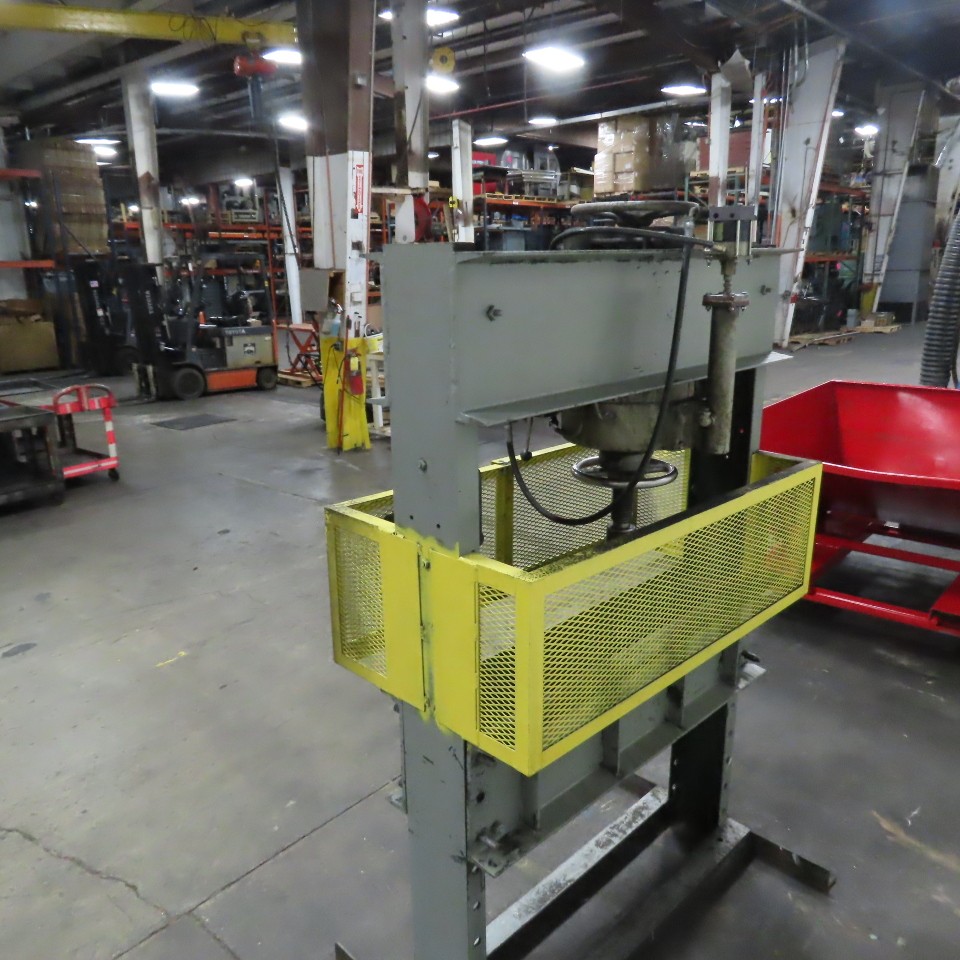 Dake 75PA 75-Ton Hand Operated Air Powered Hydraulic H-Frame Press 4.5″RamTravel