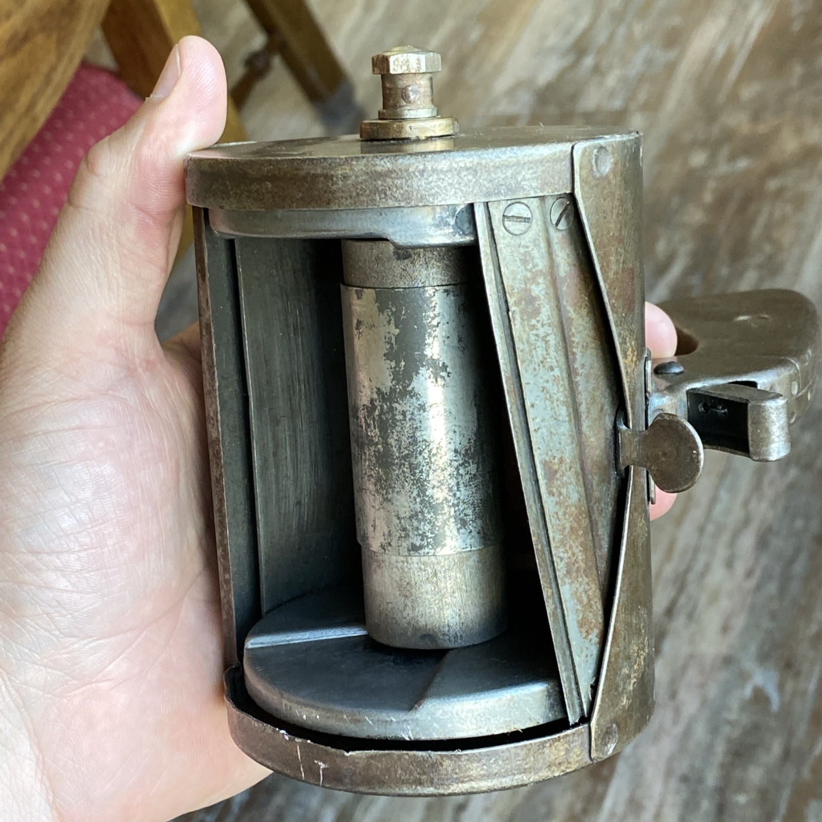 Vtg Hand Held Pistol Grip Thumb Close Tin Smith Roll Reel Feeder Dispenser