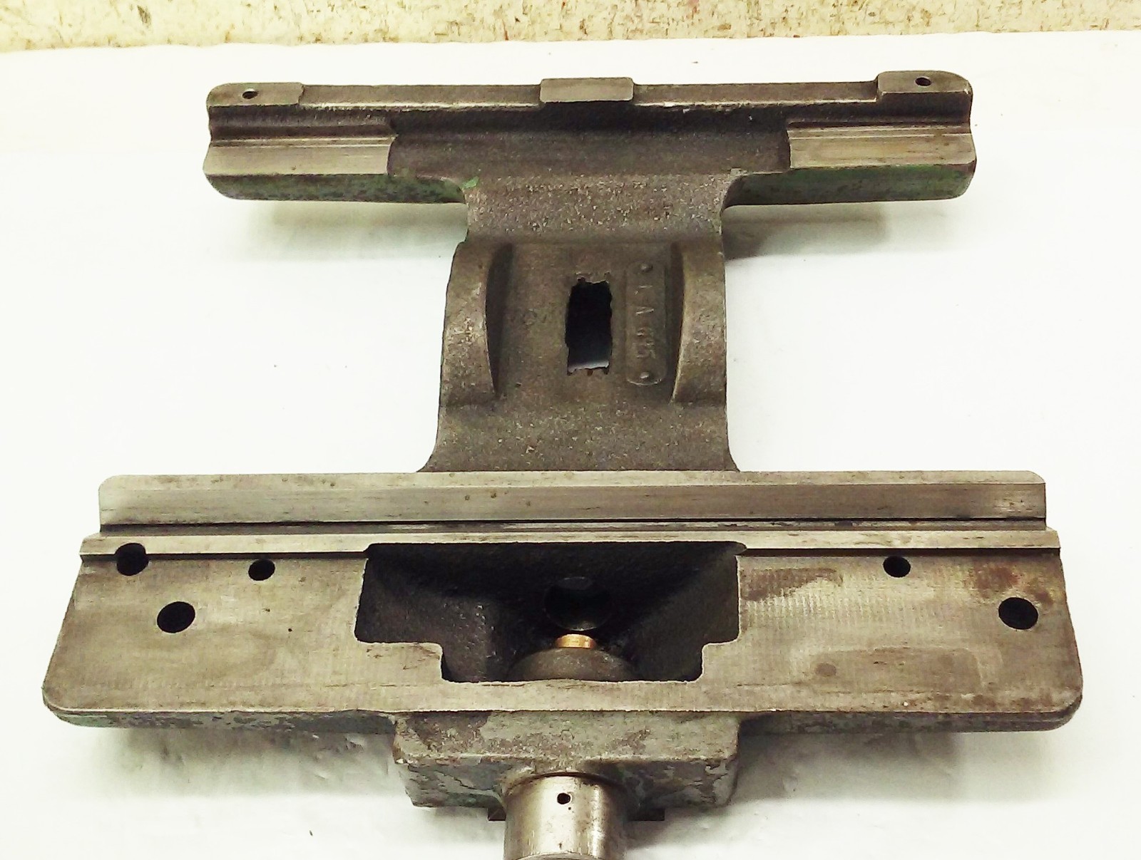 Logan Montgomery Ward 10″ Metal lathe carriage saddle casting LA-695