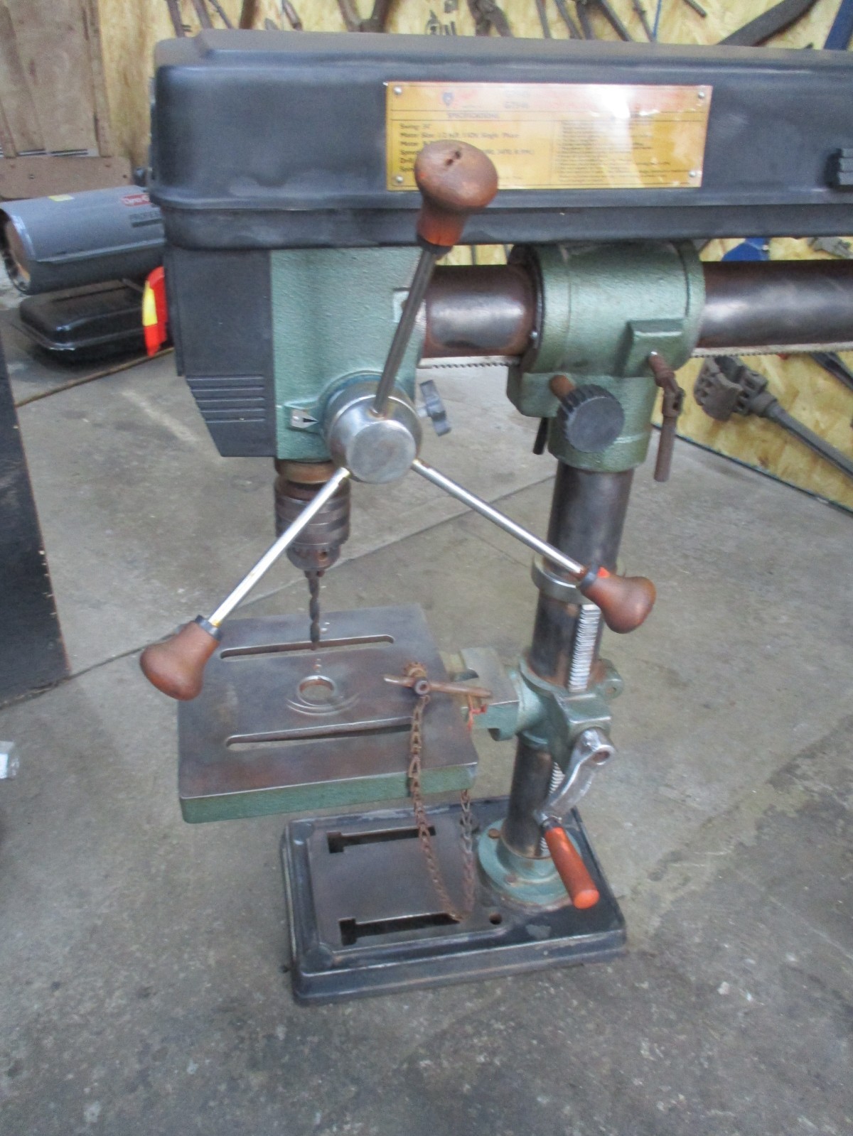 GRIZZLY G7945 BENCH TOP RADIAL ARM DRILL PRESS