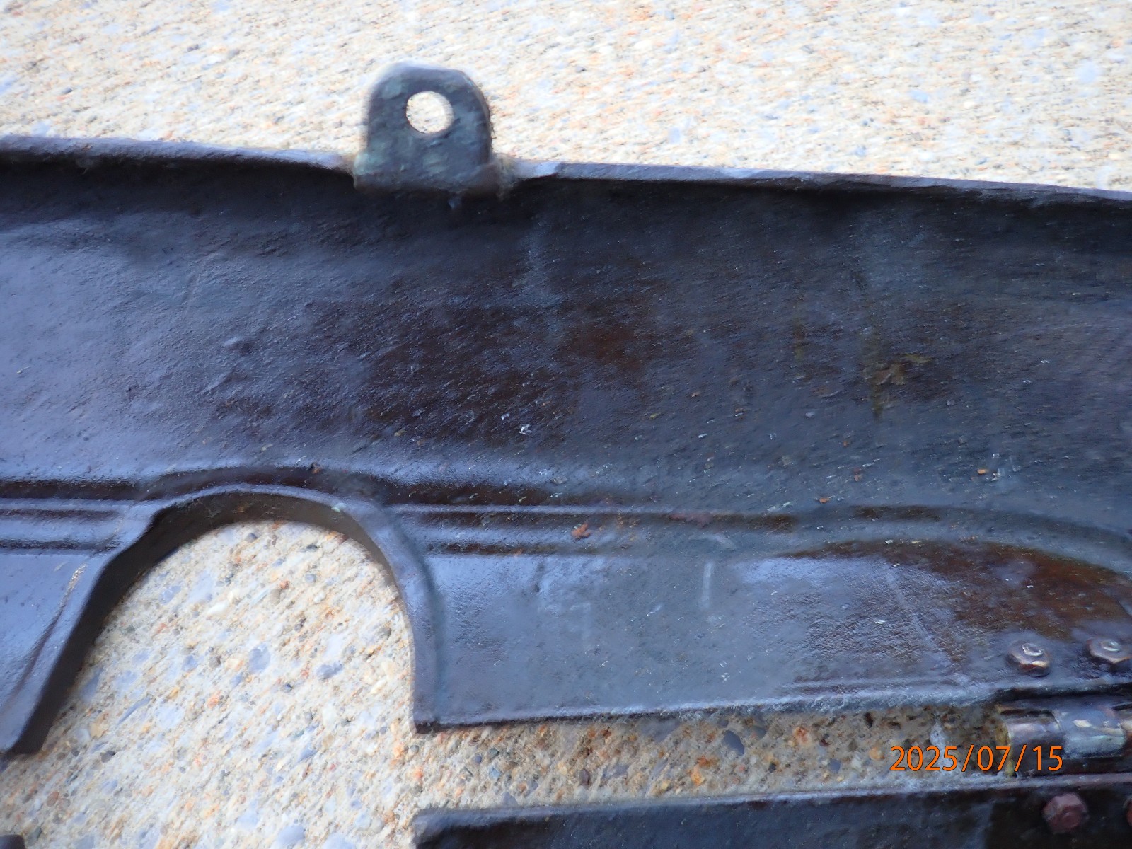 LOT L: VINTAGE EARLY WALKER TURNER 20″ DRILL PRESS CAST IRON BELT COVER ASSEMBLY