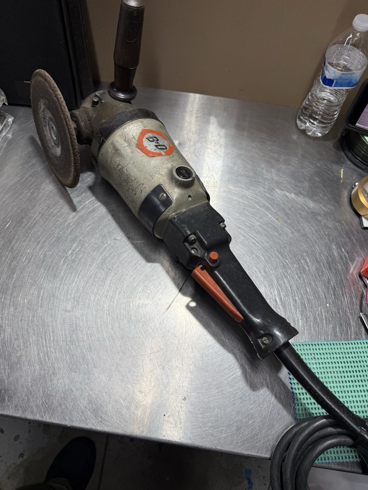 Black & Decker #3912 12″ Cut-Off Concrete Saw 120 Volts 15A, 5000 RPM with Blade