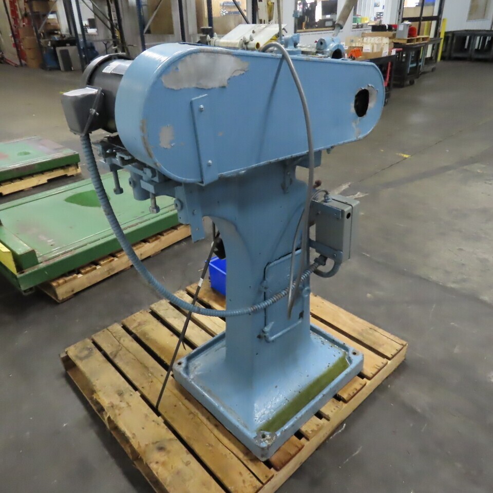 US Machine & Tool Co. 1HP Horizontal Mill Milling Machine 230V 3PH W/ Vise