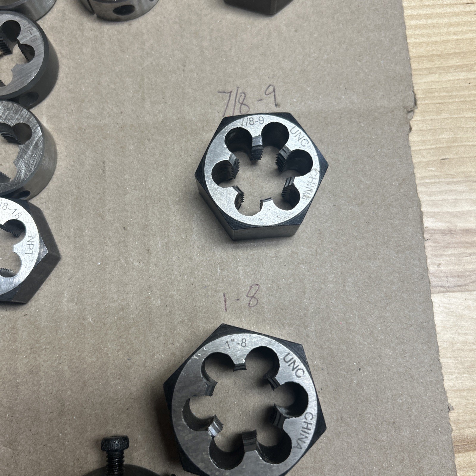 Widell/Hanson/China Die lots. Total of 37 pieces. See pictures for sizes