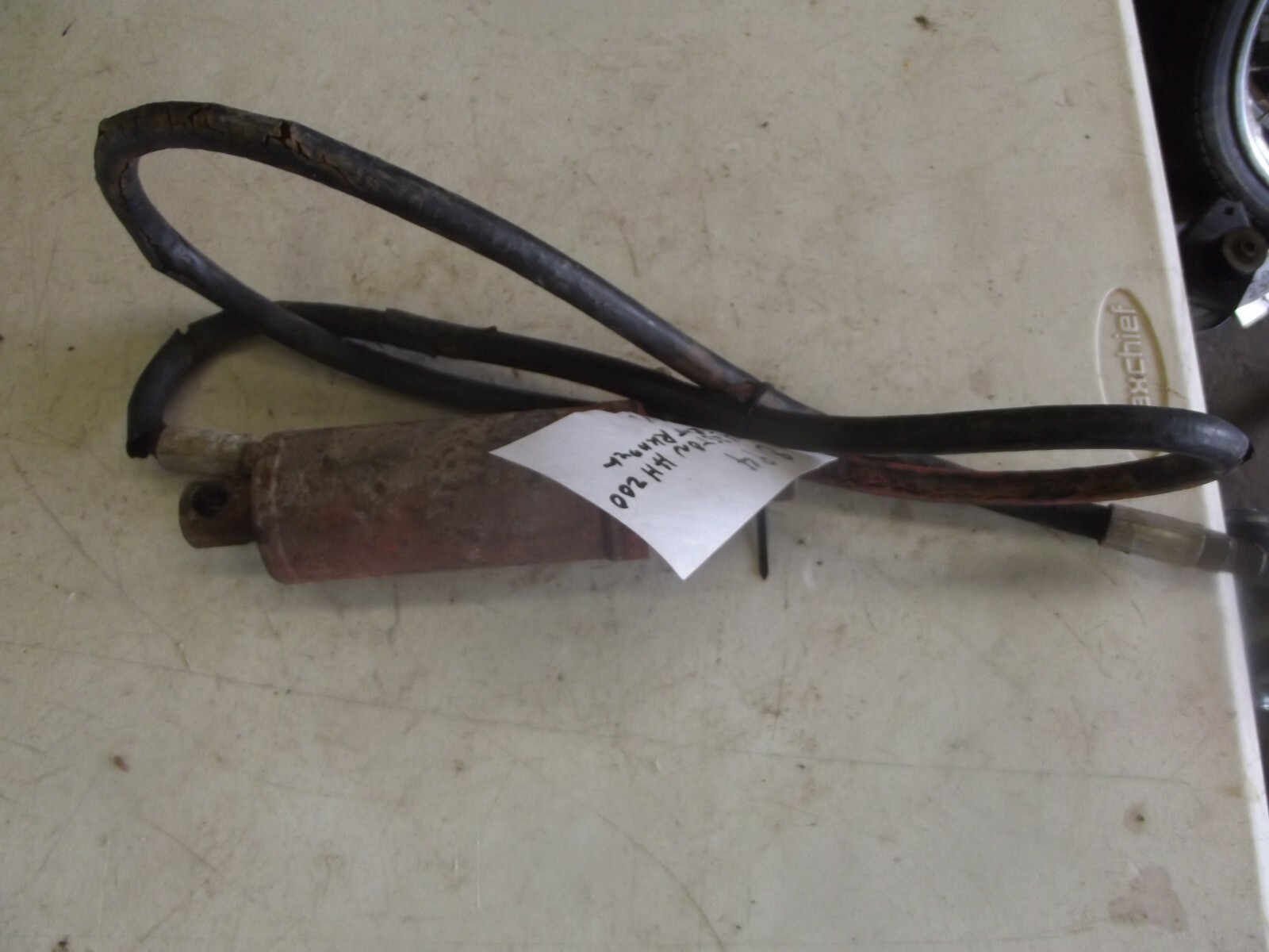 Hesston HH 200 Front Runner Hydraulic Cylinder