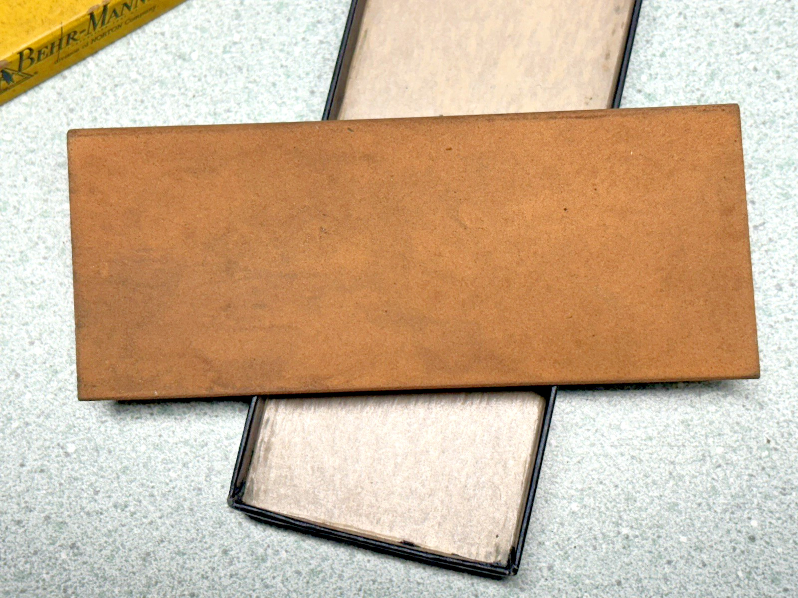 NORTON Medium India Round Edge Slip Stone FS24 Oil Sharpening Chisel Plane