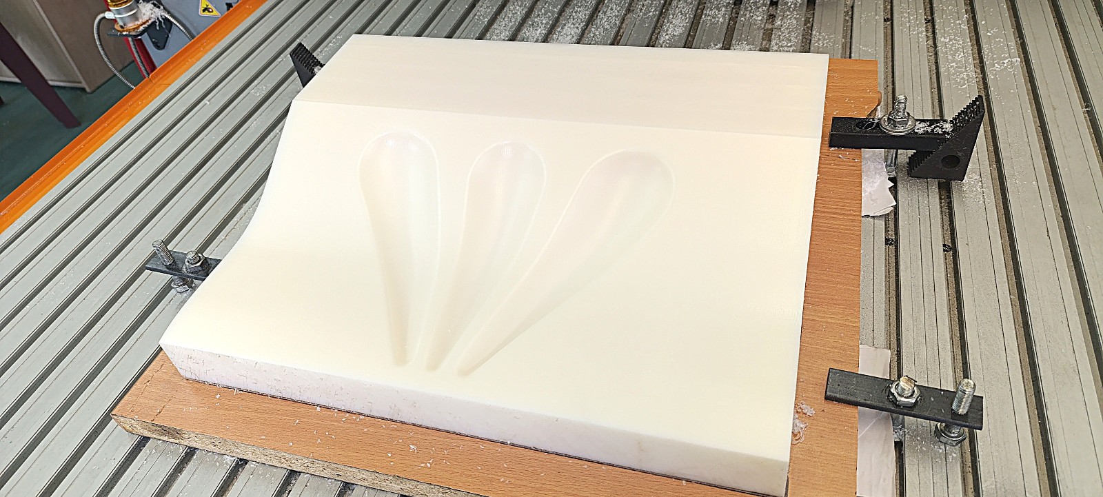 Custom mold building services, CNC machining services, CNC production of parts