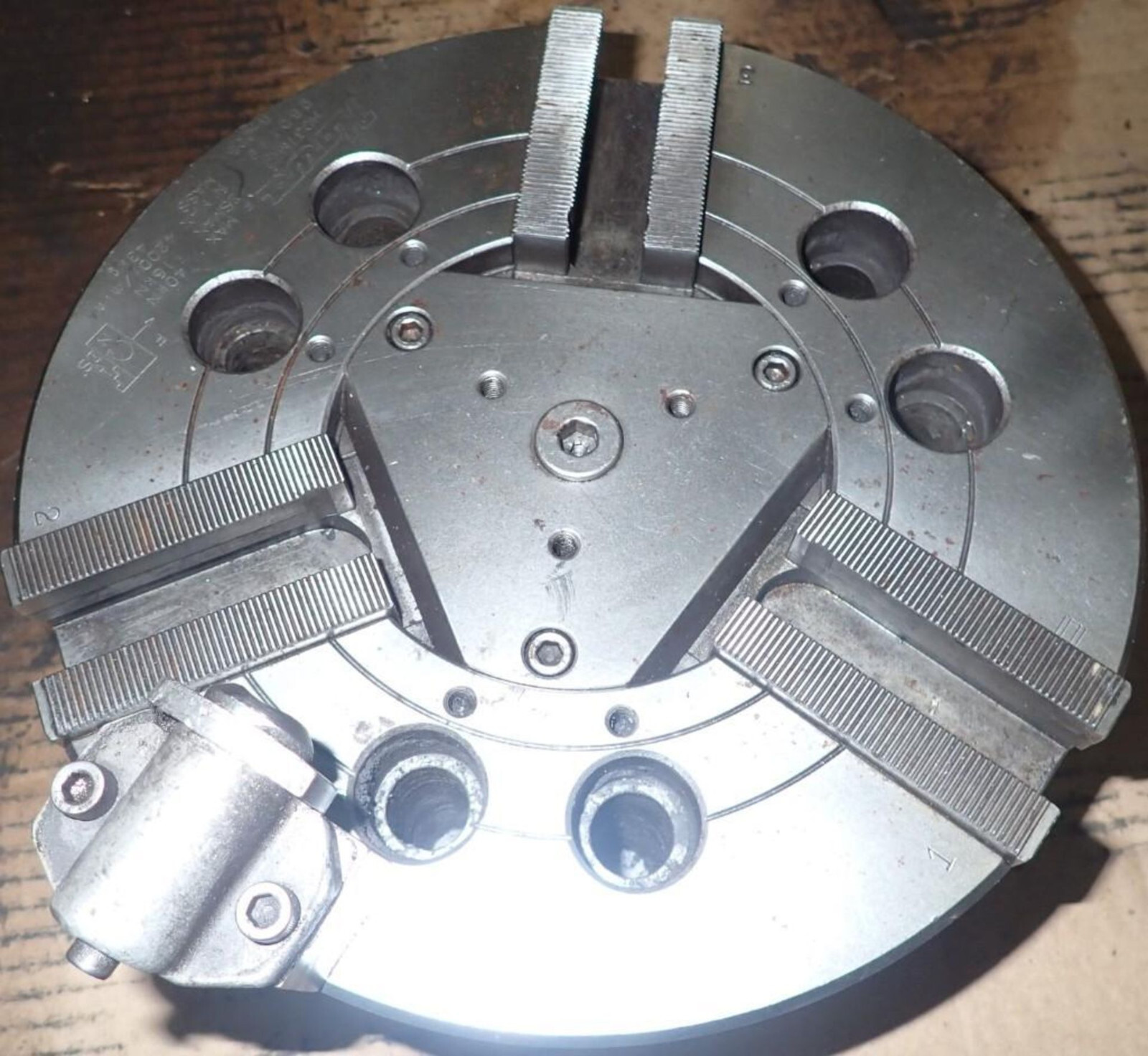 Howa H037M10 R-2051 10″ Hydraulic Power 3 Jaw Chuck CNC Lathe Closed Center 578