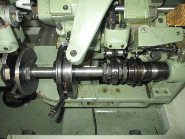 Ge Fong Model GS-1035 24 Speed 8065 Rpm 8mm Max Diameter 3Hp 220/380V Auto Lathe