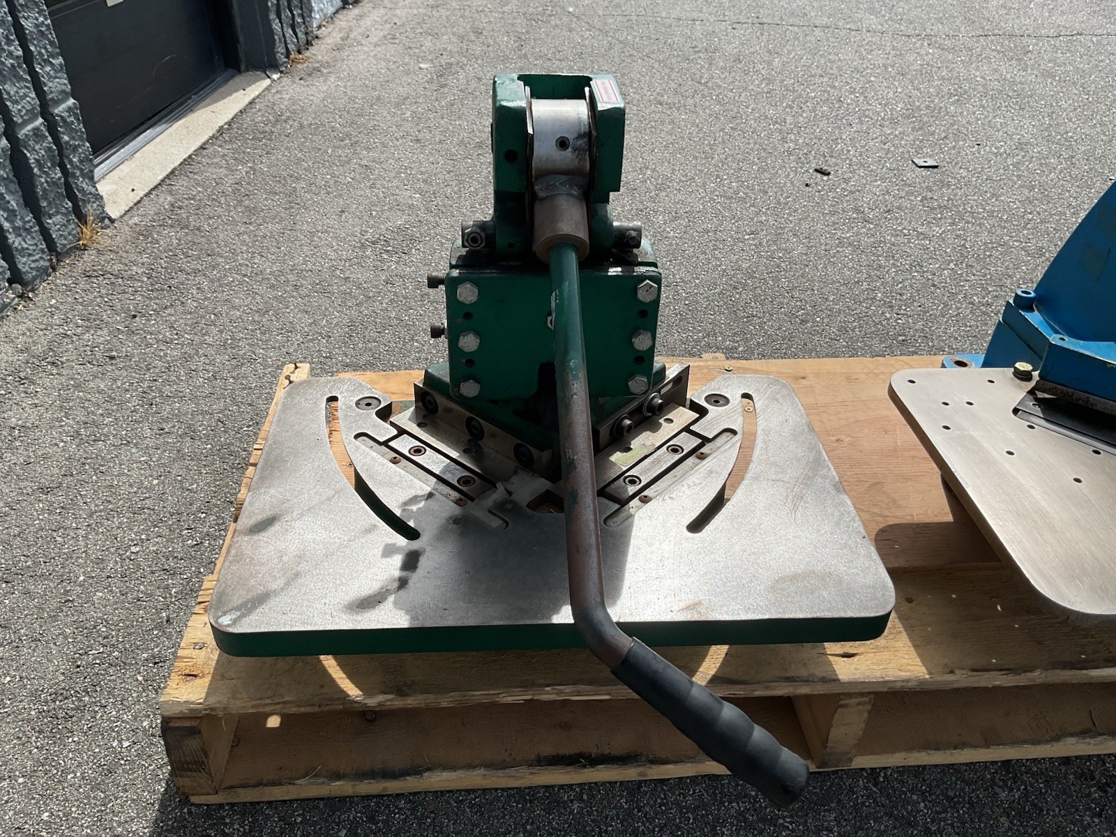 Tennsmith 16 Gauge Notcher Mild Steel Manual Bench Top USA