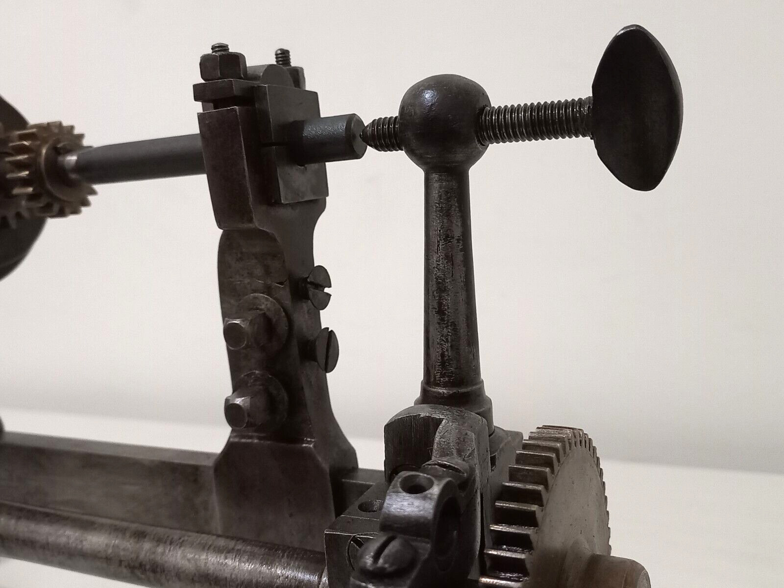 Earliest rose engine lathe ever found 1600’s – A real museum piece