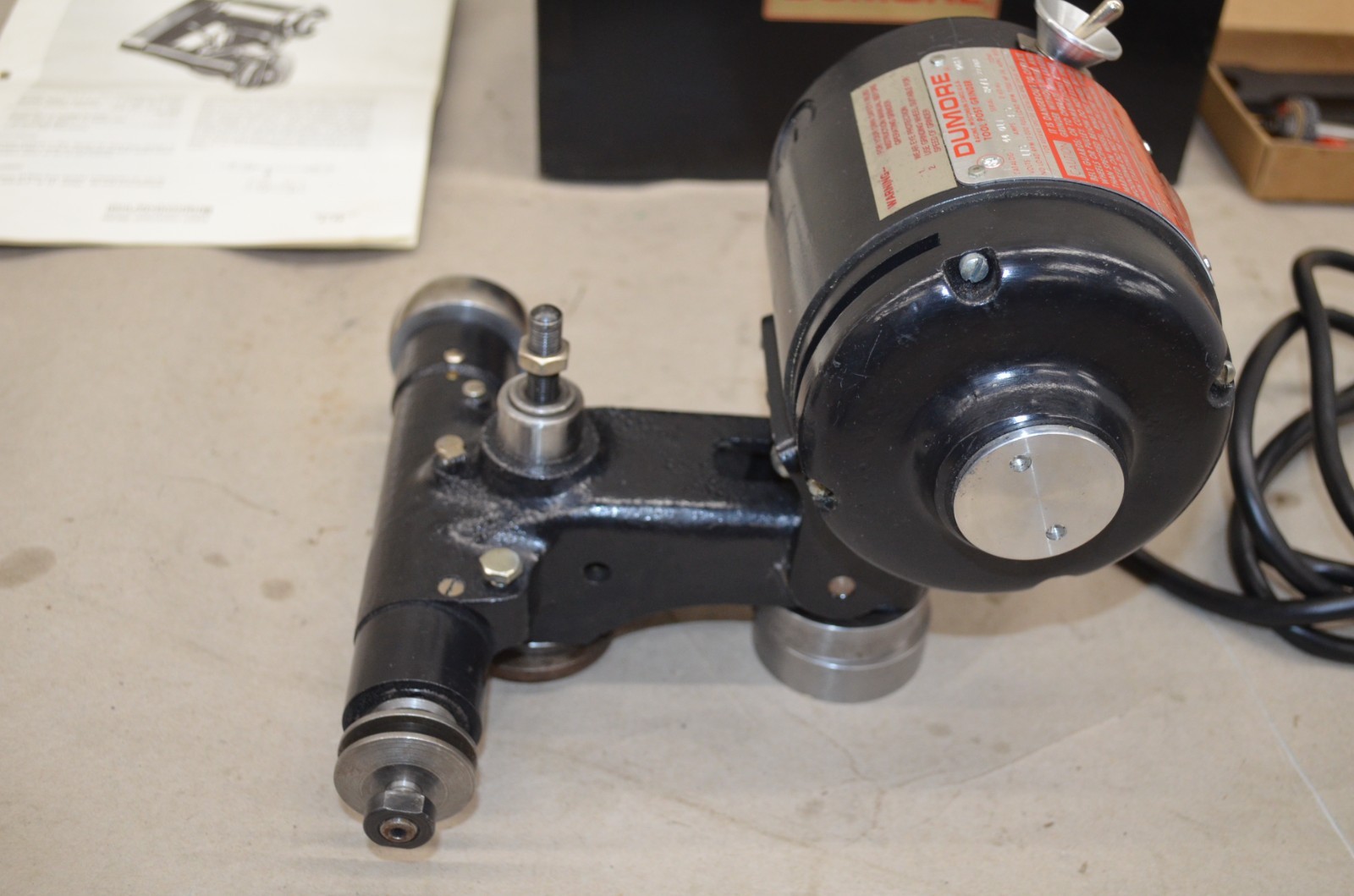 Dumore Tool Post Grinder 44-011 Model 8473, 115Volt, 1/4 HP w/Case & Accessories