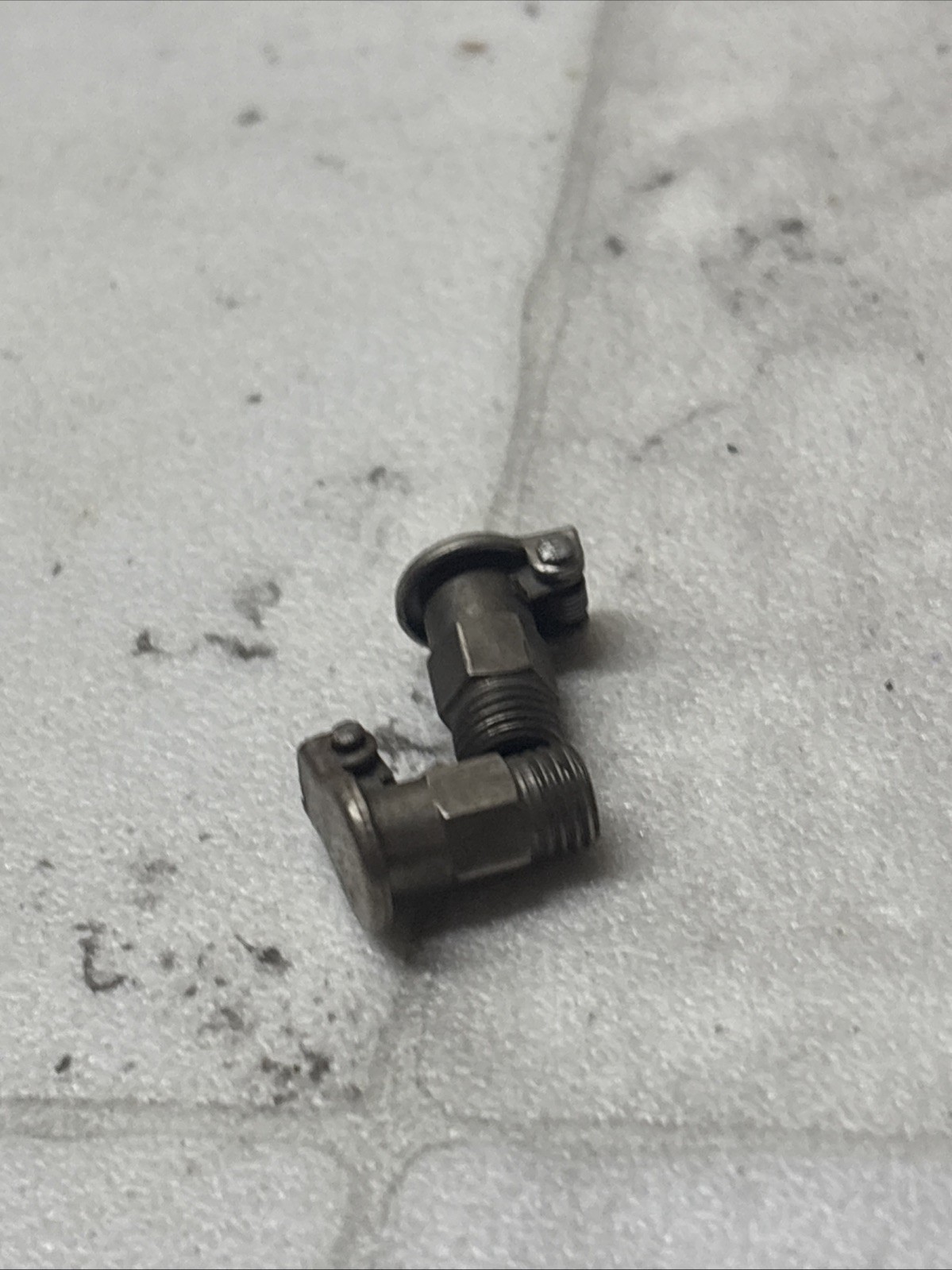 2 Gits Oilers – 1/4″ outside diameter New Old Stock Parts Threaded