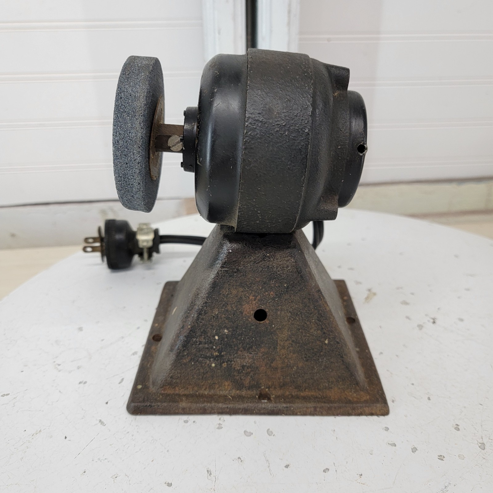 Vintage GE Bench Grinder Tool Sharpener 5KSP51EL551H Motor Works 115V USA