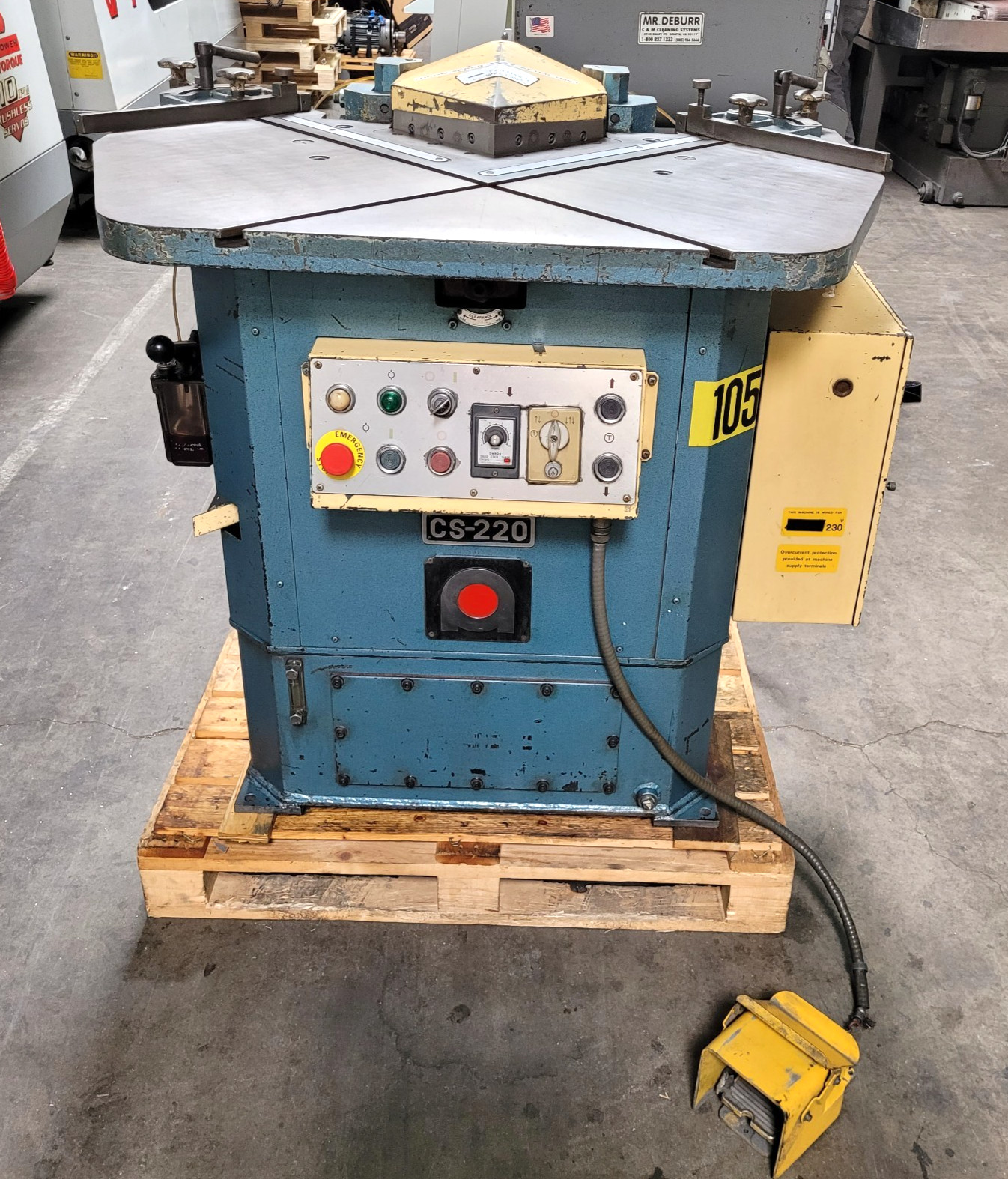 8-5/8″ X 8-5/8″ AMADA CS-220 HYDRAULIC CORNER NOTCHER, 3PH 2.5KVA, SEE VIDEO