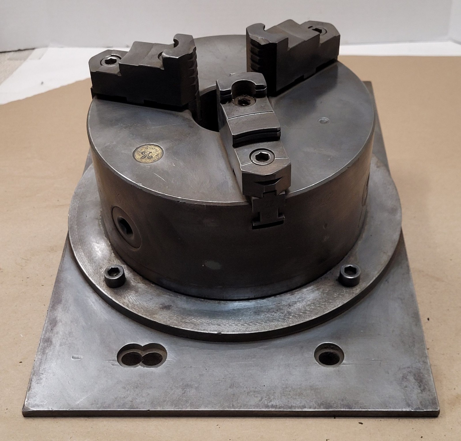 Le Blond 8in – 3 Jaw Chuck w/ Angle Plate 14x10x4in