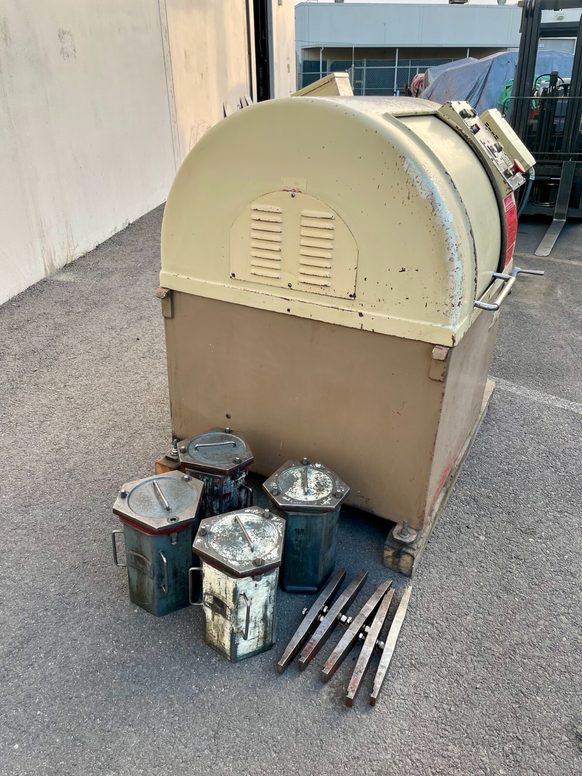 Timesaver HZ-30 Rotary Tumbler Deburring Machine 4 Bin Variable Speed