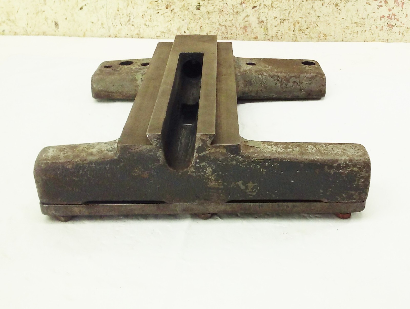Logan Montgomery Ward 10″ Metal lathe carriage saddle casting w/ rear gib