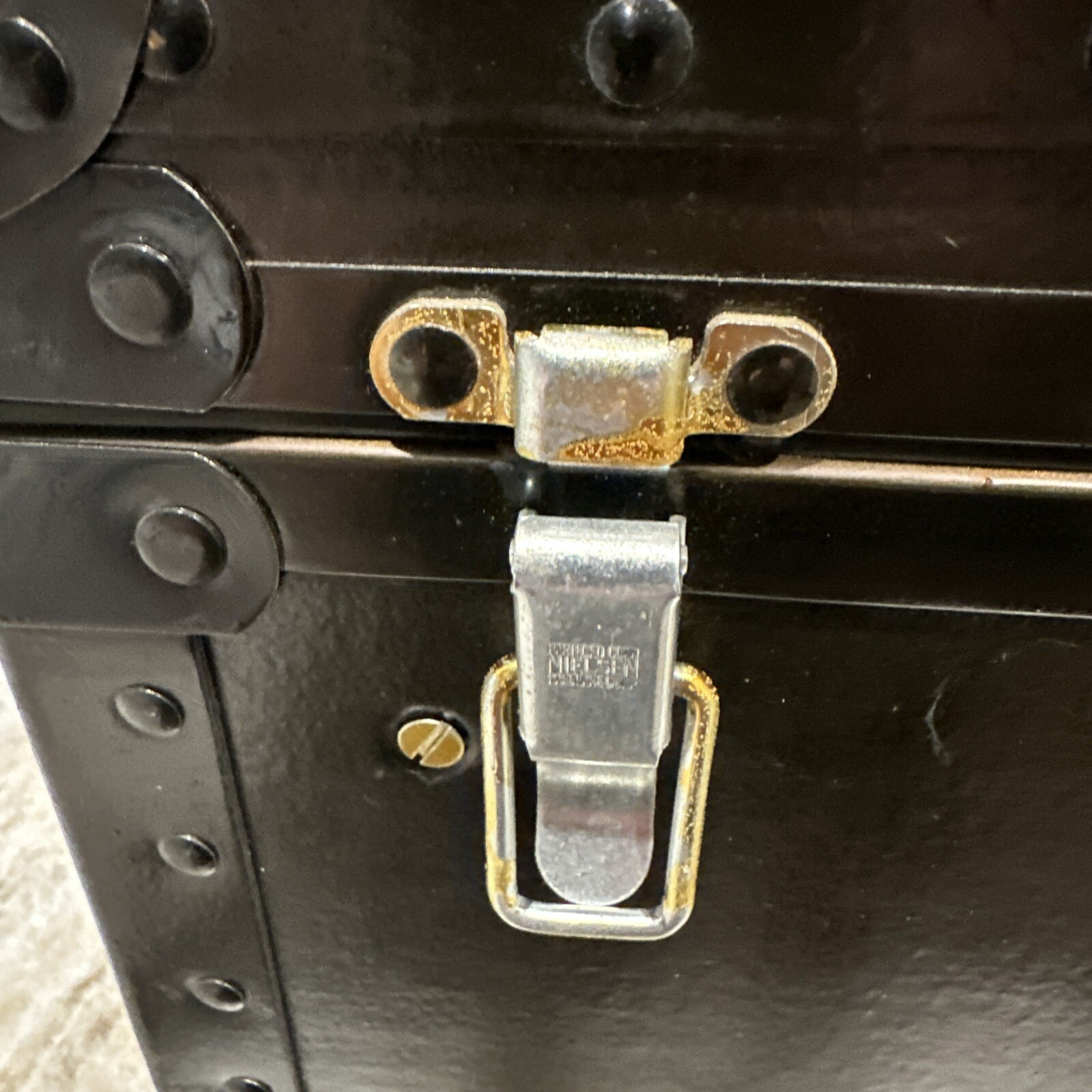 (UNBRANDED) BLACK PADDED STORAGE CASE