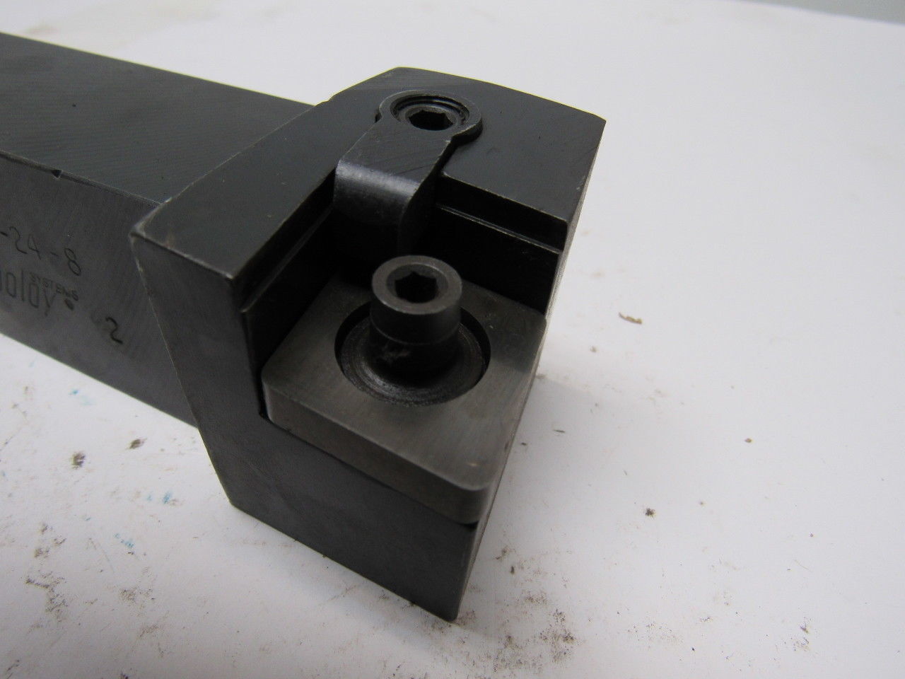 Carboloy MCGNL-24-8 1-1/2″ Shank Indexable Lathe Tool Holder 8″ OAL