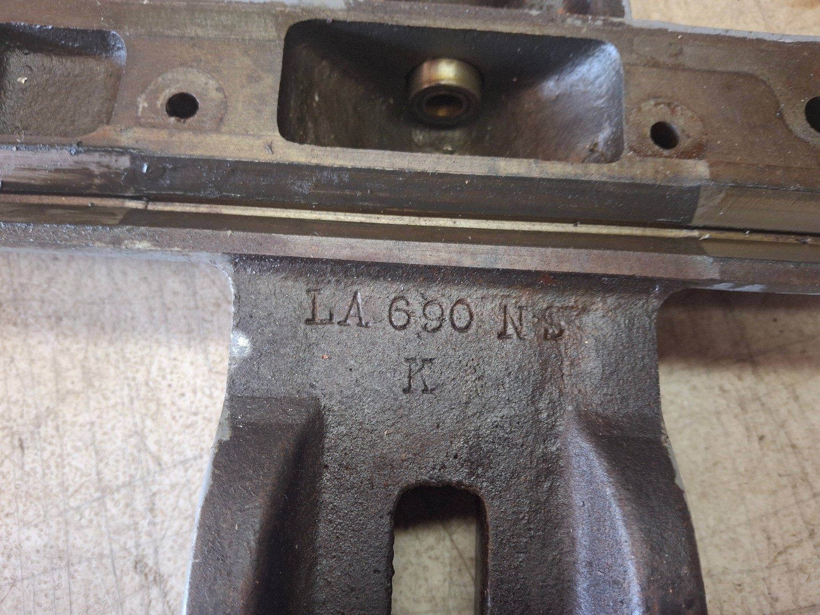 Logan Powr-Kraft 10″ Lathe Saddle Assembly Casting Housing LA-690 NS