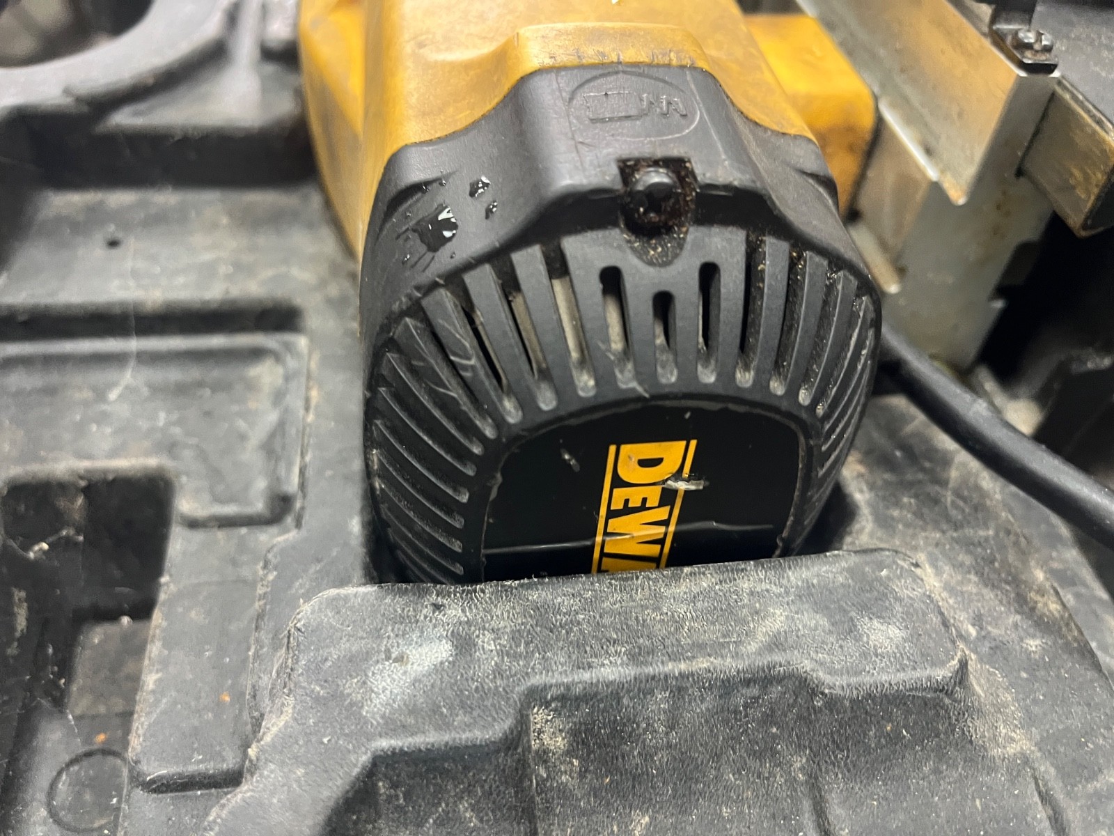 DEWALT Drill Press Magnetic 2-inch 10-Amp (DWE1622K)