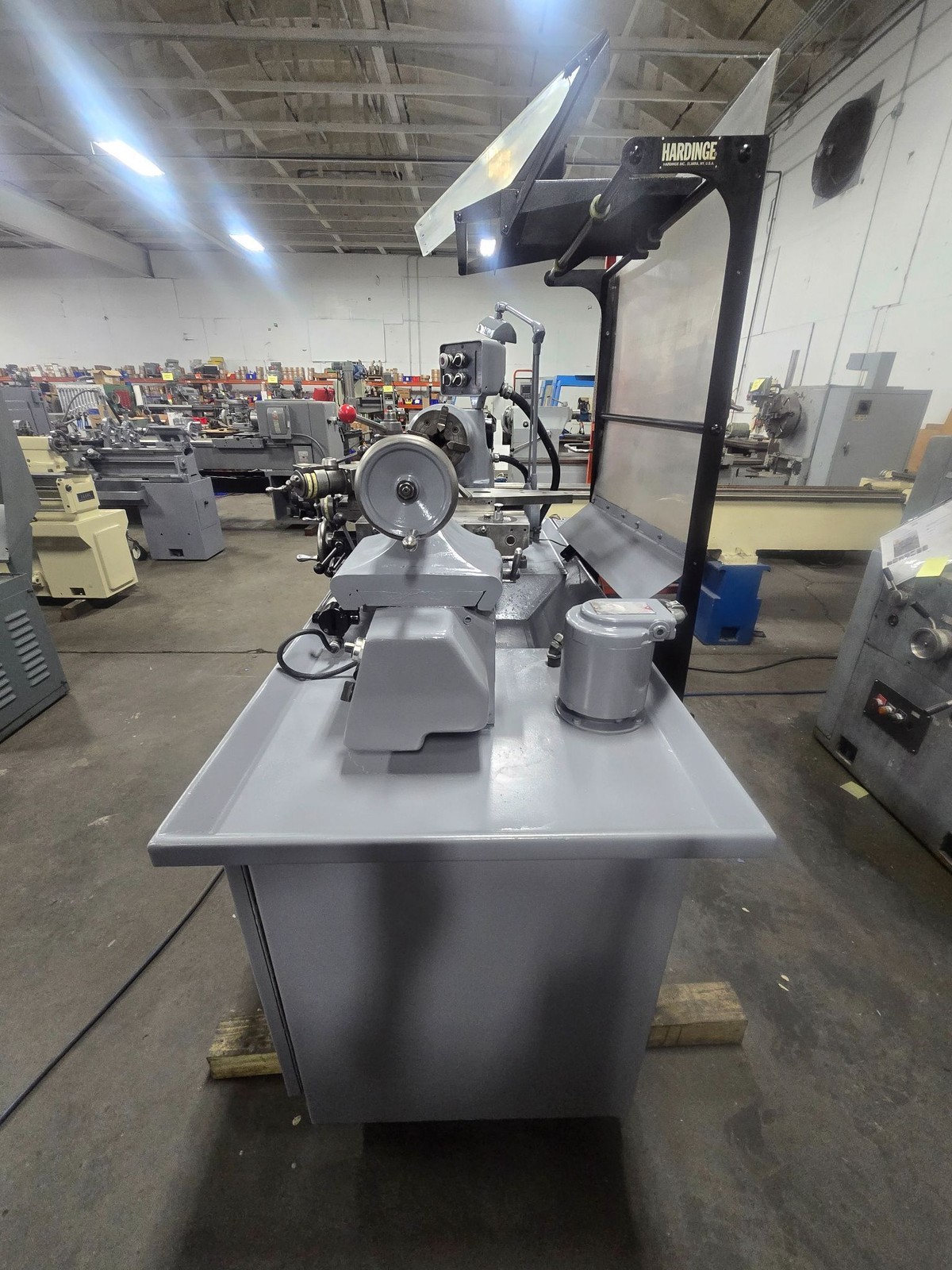 11”x18” Hardinge HLV-H-EM Tool Room Lathe w/Inch/Metric