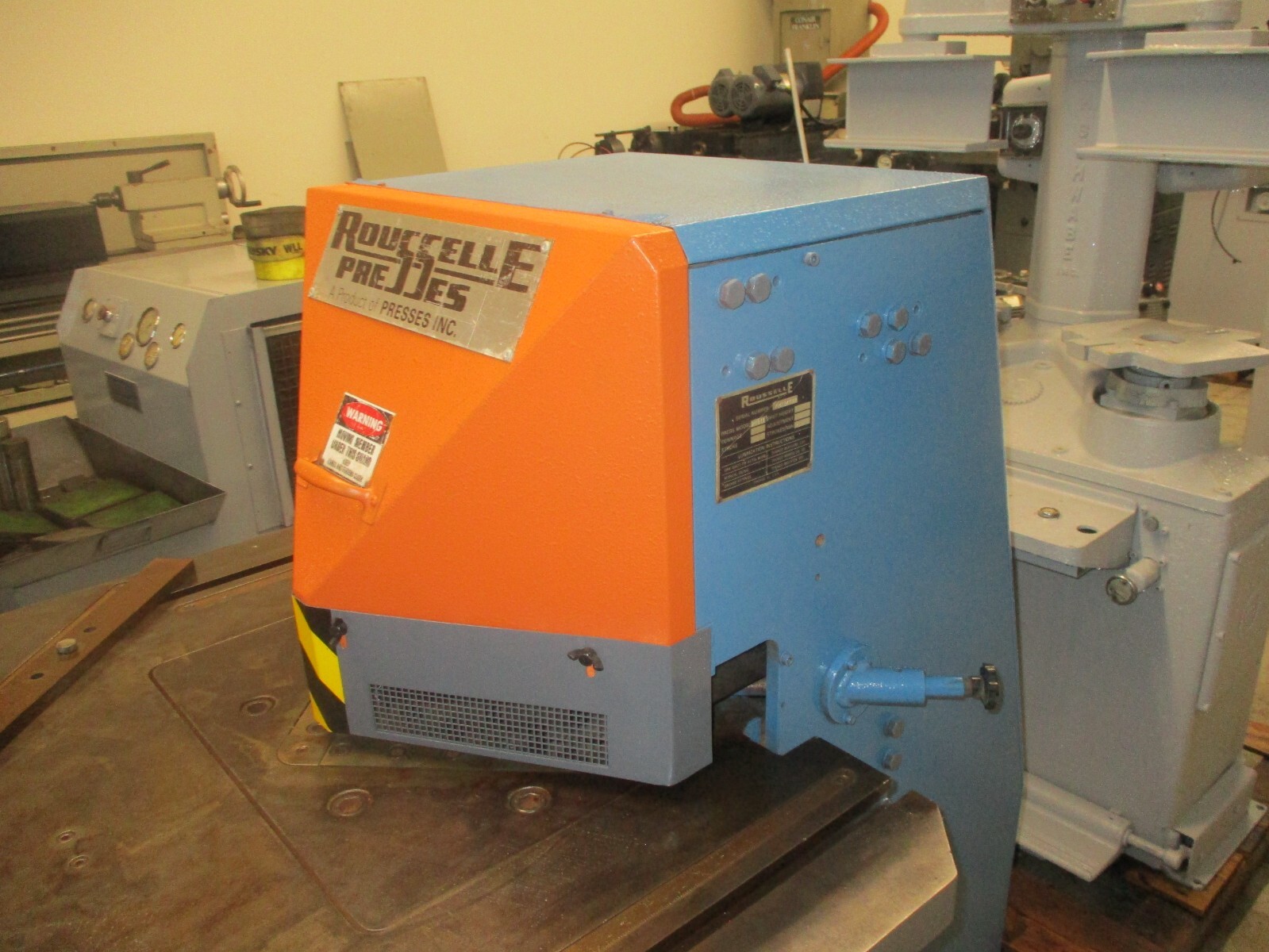 ROUSELLE MODEL FN 1115 HYDRAULIC CORNER NOTCHER 11 INCH 15 TON CAPACITY